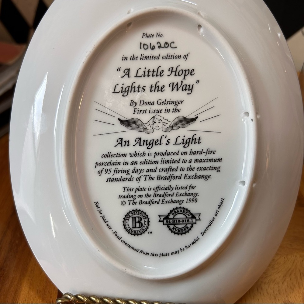 Vintage Porcelain Angel Plate – Dona Gelsinger “A Little Hope Lights the Way” - Picture 6 of 7